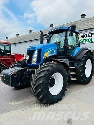New Holland T8020 曳引機