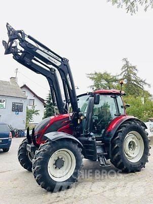 Valtra N104 曳引機