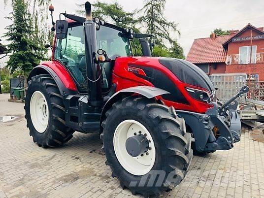 Valtra T154 曳引機