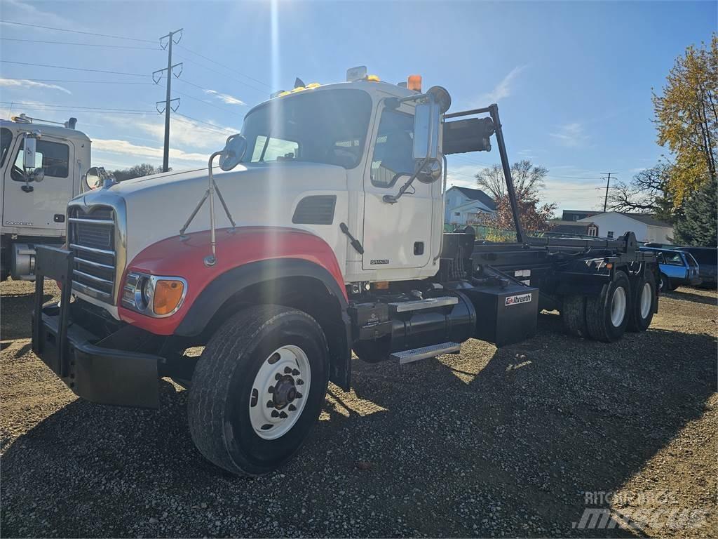 Mack CV713 其他貨車
