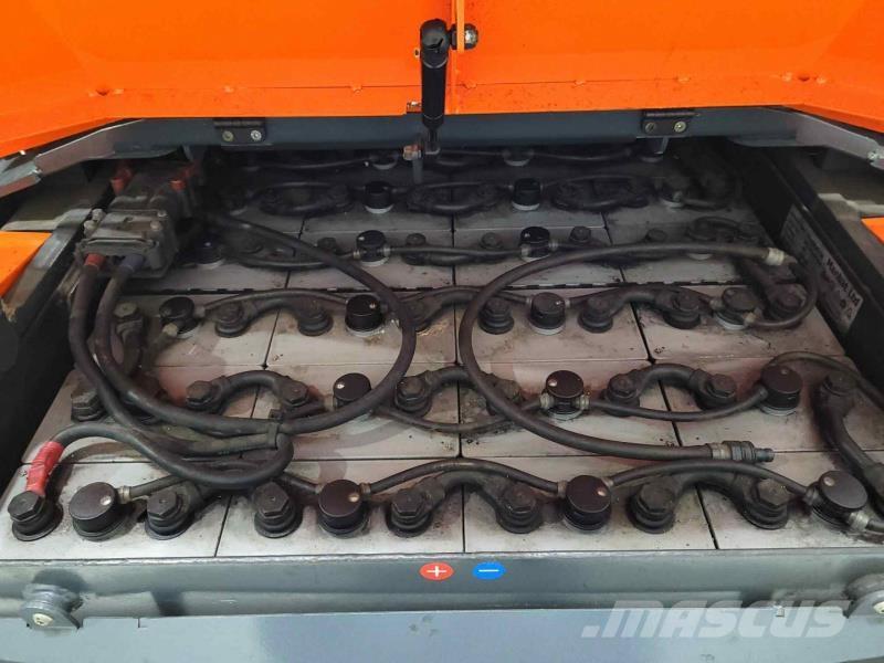 Aisle-Master 20WHE 窄巷道堆高機