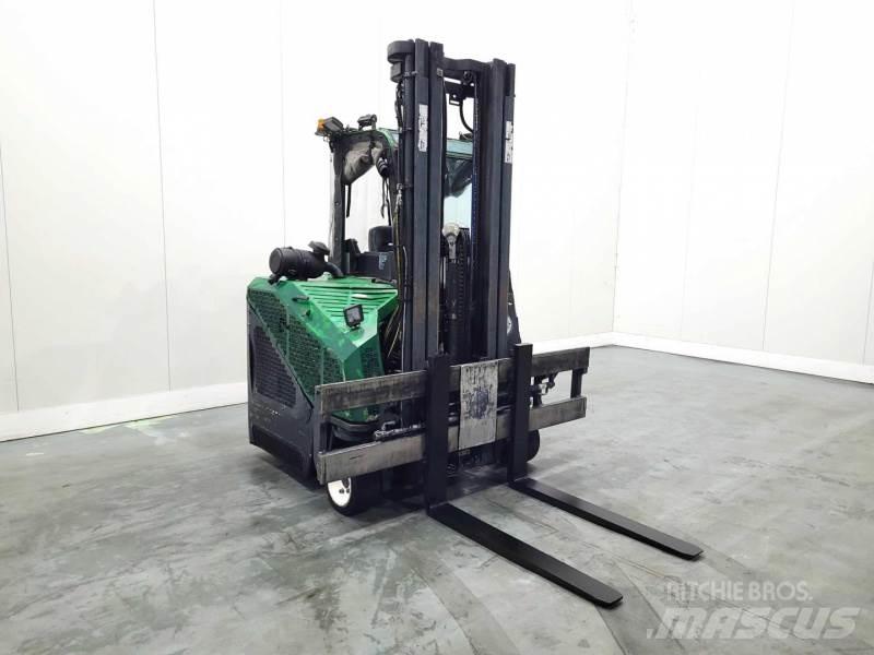 Combilift C3000 CB 四向前伸式堆高機(叉車)