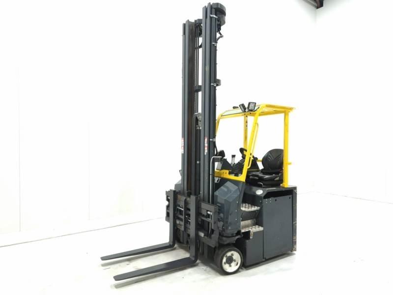 Combilift CBE2500 四向前伸式堆高機(叉車)