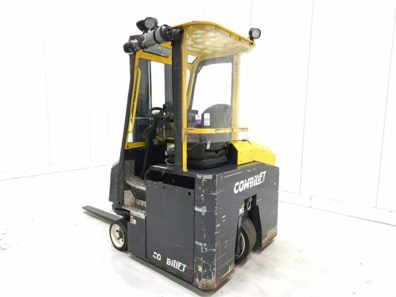 Combilift CBE3000 四向前伸式堆高機(叉車)