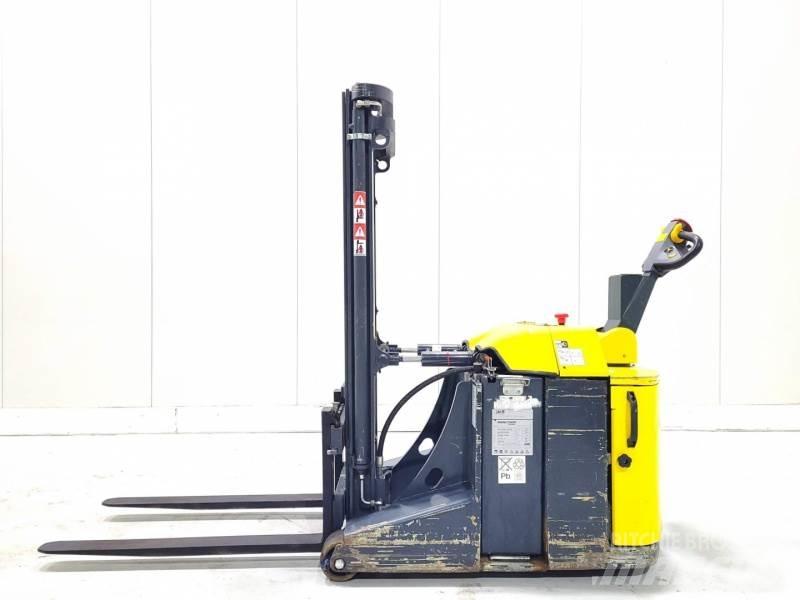 Combilift CS1500 自走式堆積機