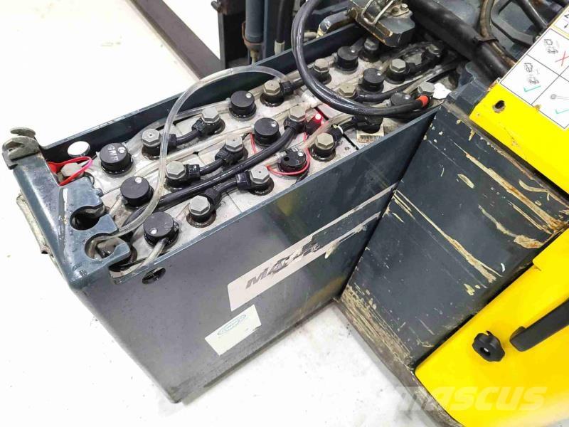 Combilift CS1500 自走式堆積機