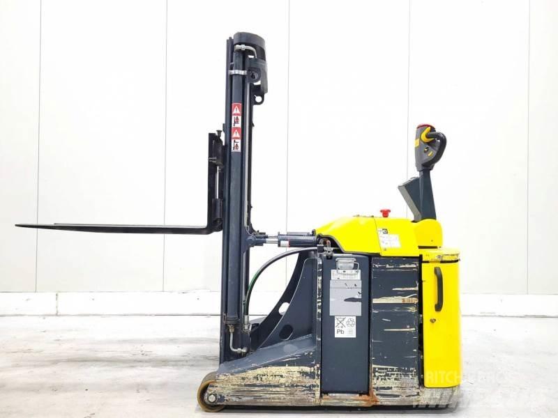 Combilift CS1500 自走式堆積機