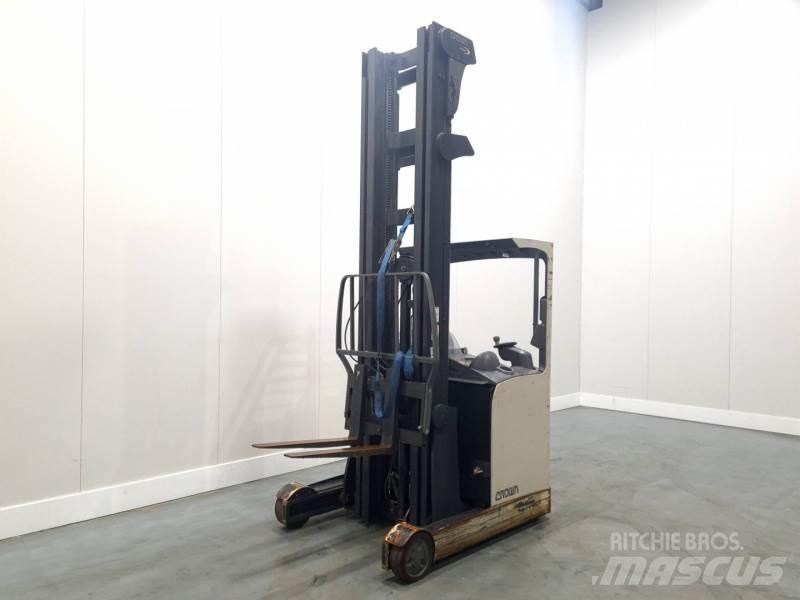 Crown ESR4500 前伸式堆高機(叉車)