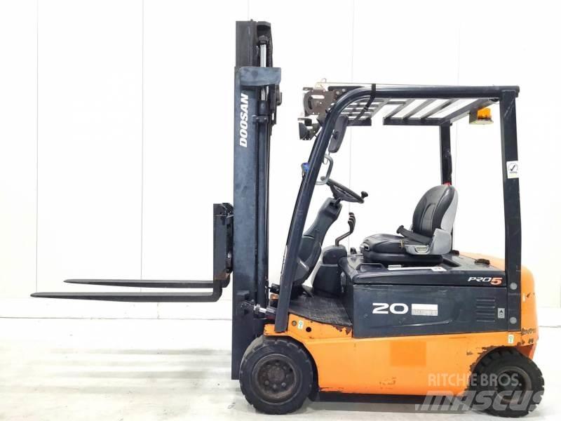 Doosan B20X-5 電動堆高機