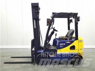 Doosan D20SC-5 柴油卡車