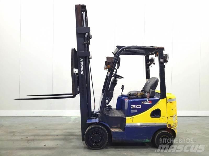Doosan D20SC-5 柴油卡車