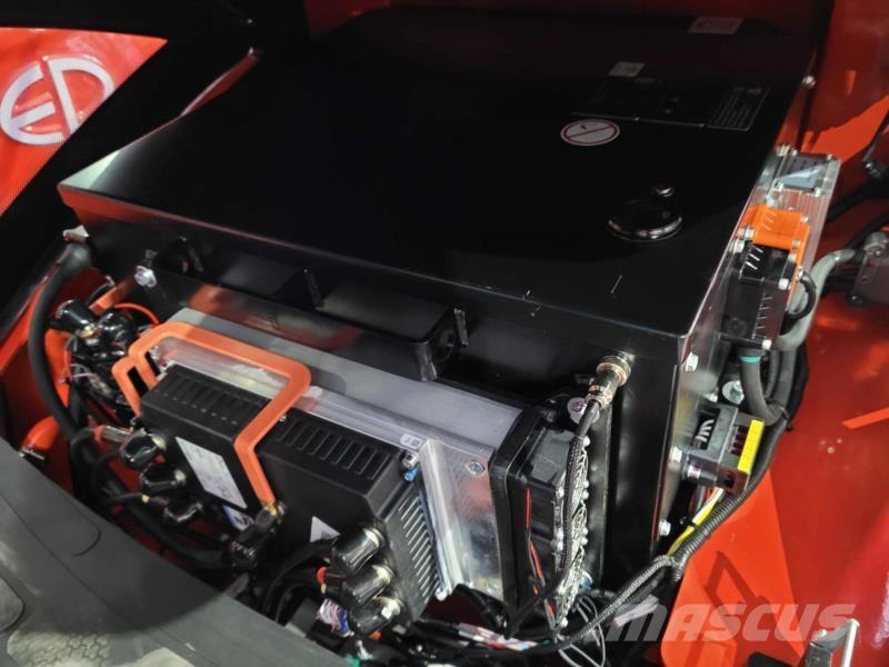 EP EFL253P 460 FC 電動堆高機