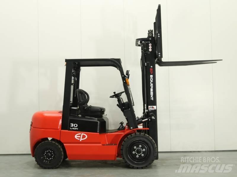 EP EFL302 410 電動堆高機