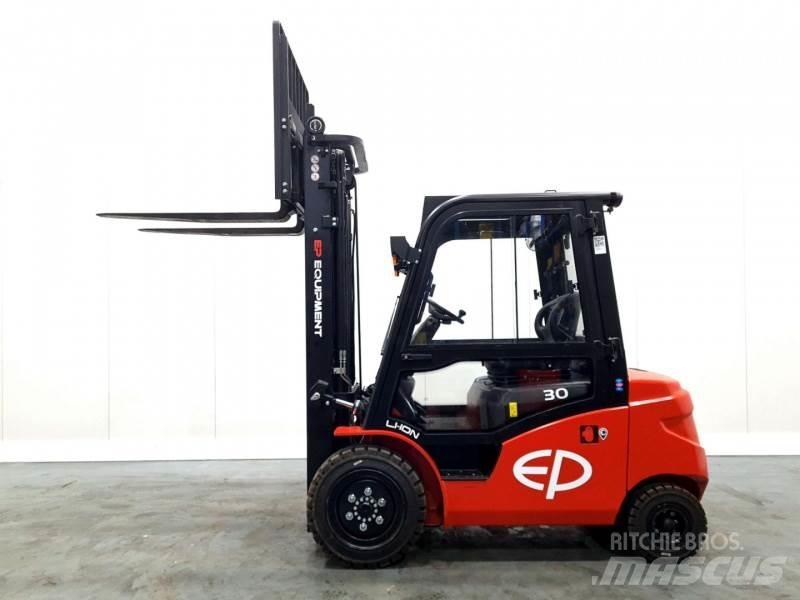 EP EFL303B 205 HC 電動堆高機