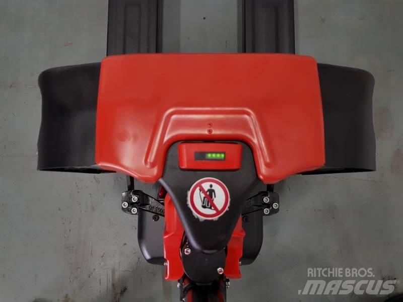 EP F4 PALLET TRUCK 手拉式油壓拖板車