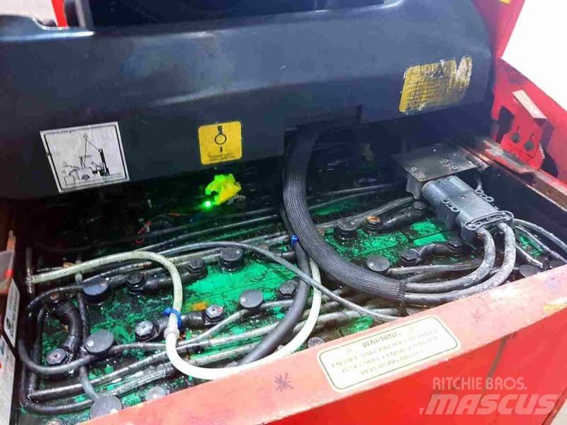 Flexi AC 1200 窄巷道堆高機