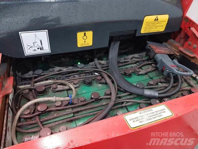 Flexi AC 1200 窄巷道堆高機