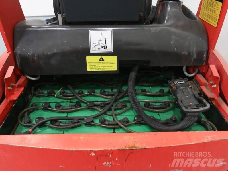 Flexi AC 1350 窄巷道堆高機