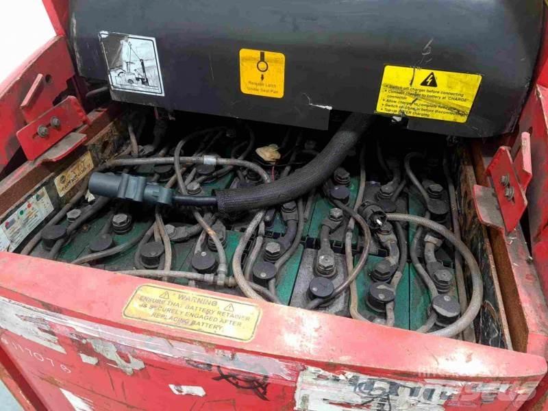 Flexi AC1000 窄巷道堆高機