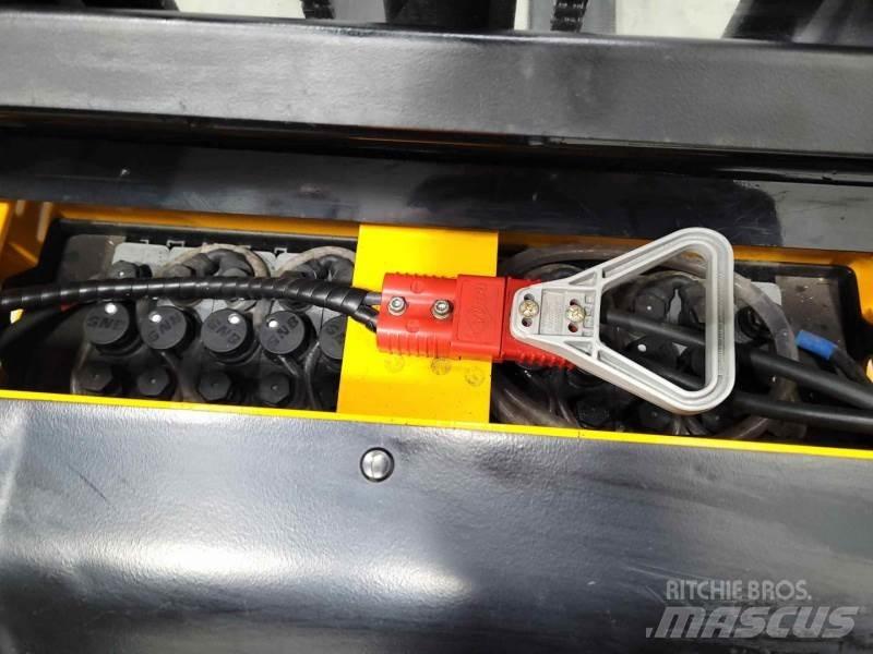 Hyundai 10ES 手動堆積機