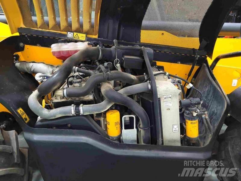JCB 535-125 HIVIZ 伸縮臂操作車