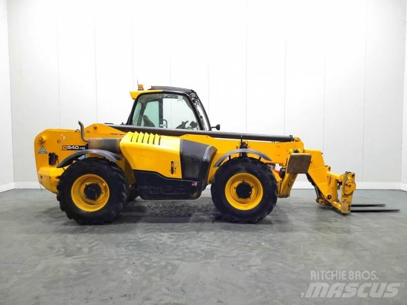 JCB 540-140 HIVIZ 伸縮臂操作車
