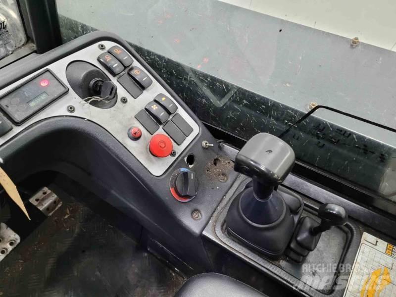 JCB TLT30G 伸縮臂操作車