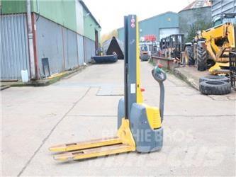Jungheinrich EMC110 手動堆積機