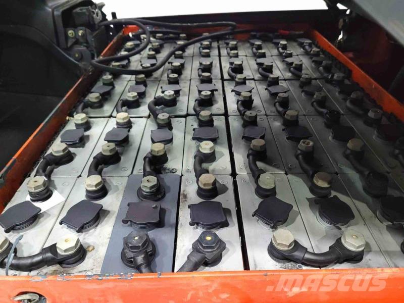 Linde E30-01 電動堆高機