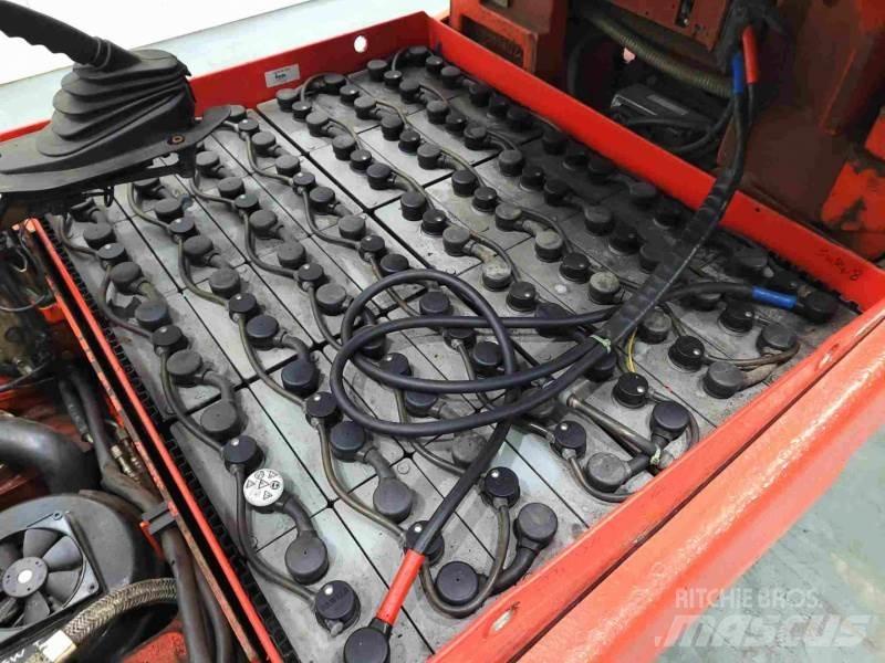 Linde E30-03 336 電動堆高機