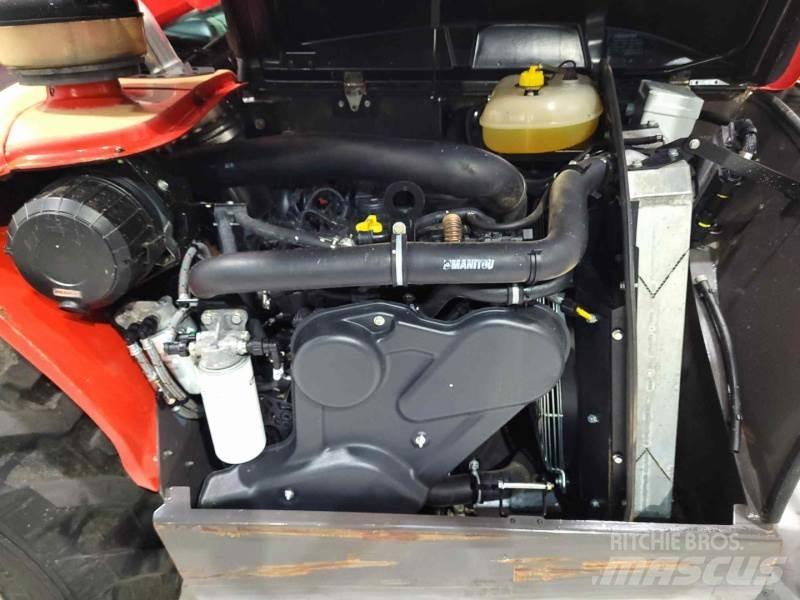 Manitou MT932 伸縮臂操作車
