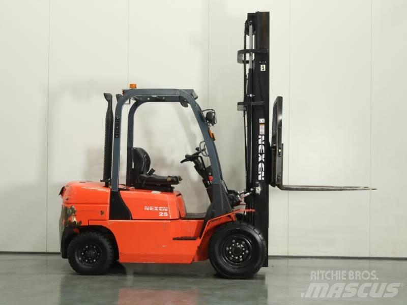 Nexen FDR25 柴油卡車