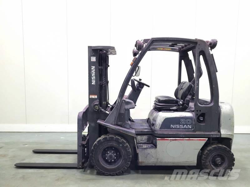 Nissan FD02A20 柴油卡車