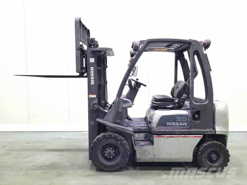 Nissan FD02A20 柴油卡車