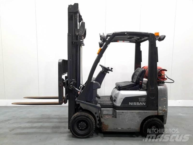 Nissan PD01A15PQ 液化石油氣LPG卡車