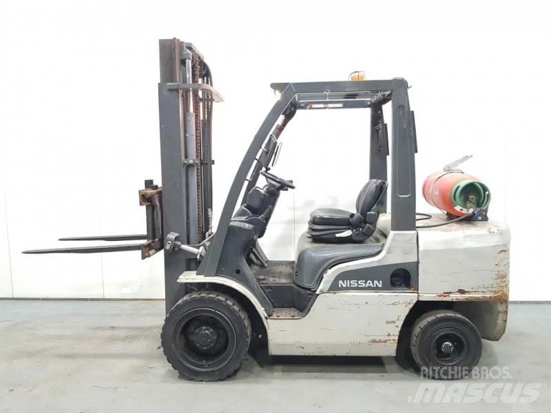 Nissan UG1F2A35DU 液化石油氣LPG卡車