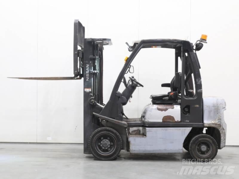 Nissan Y1D2A25Q 柴油卡車