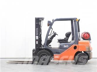 Toyota 02-8FGF30 液化石油氣LPG卡車