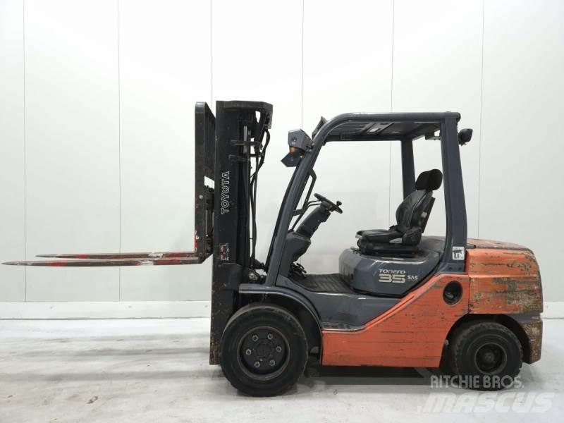 Toyota 52-8FDJF35 柴油卡車
