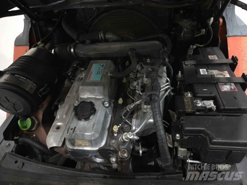 Toyota 52-8FDJF35 柴油卡車