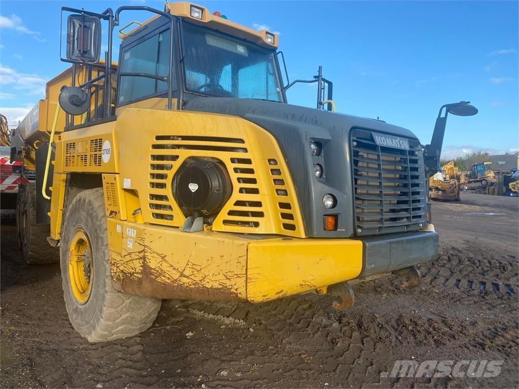 Komatsu HM300-5 鉸接式起吊車