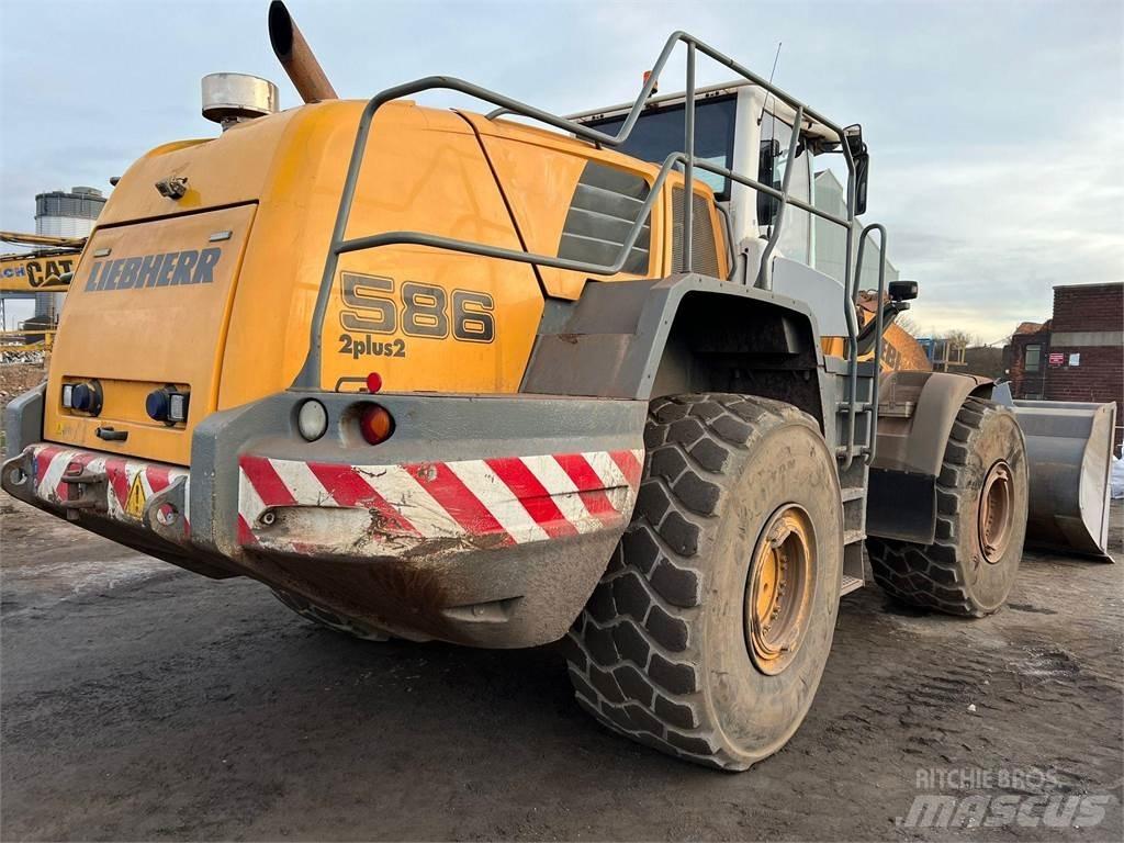 Liebherr L586 輪胎式裝載機