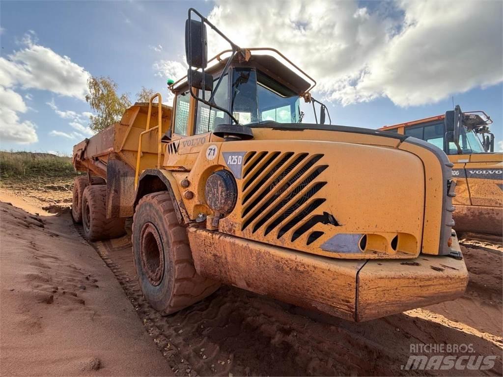 Volvo A25D 鉸接式起吊車