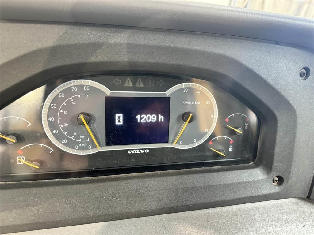 Volvo A30G 鉸接式起吊車