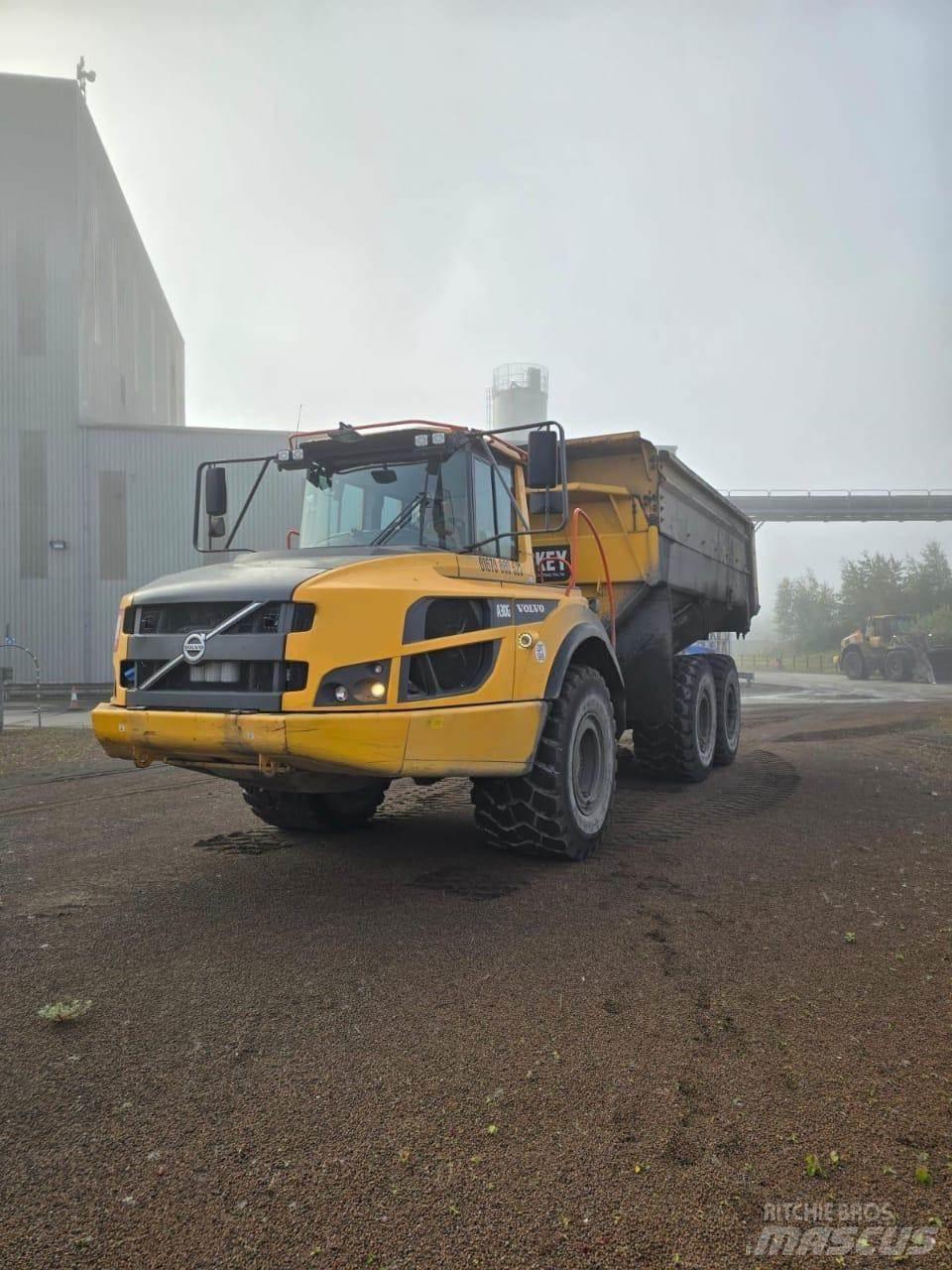 Volvo A30G 鉸接式起吊車