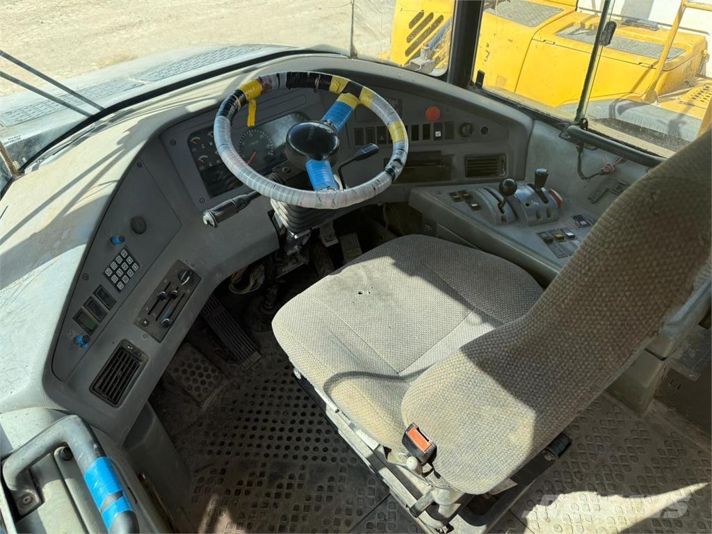 Volvo A40D 鉸接式起吊車