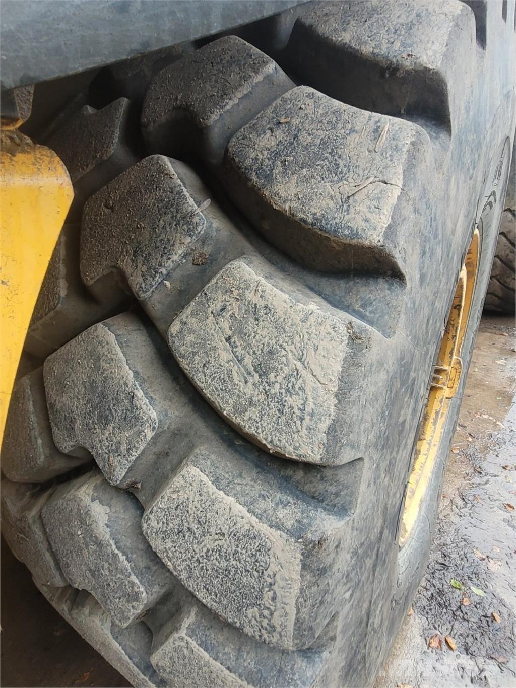 Volvo A40F 鉸接式起吊車