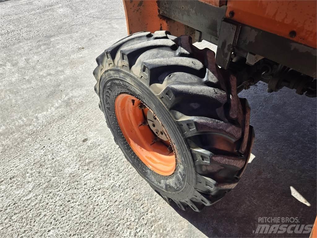Ausa CH280 伸縮臂操作車