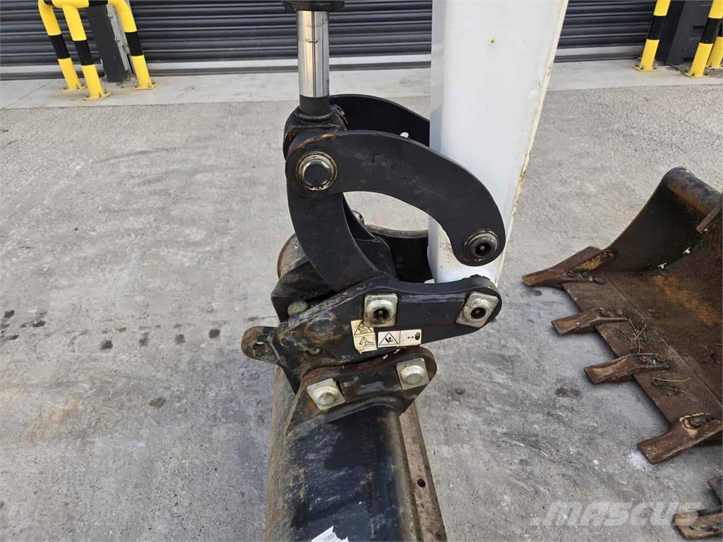 Bobcat E17 小型挖土機/掘鑿機<7t(小型挖掘機)