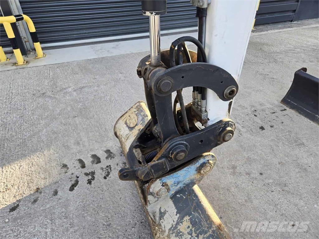 Bobcat E27 小型挖土機/掘鑿機<7t(小型挖掘機)